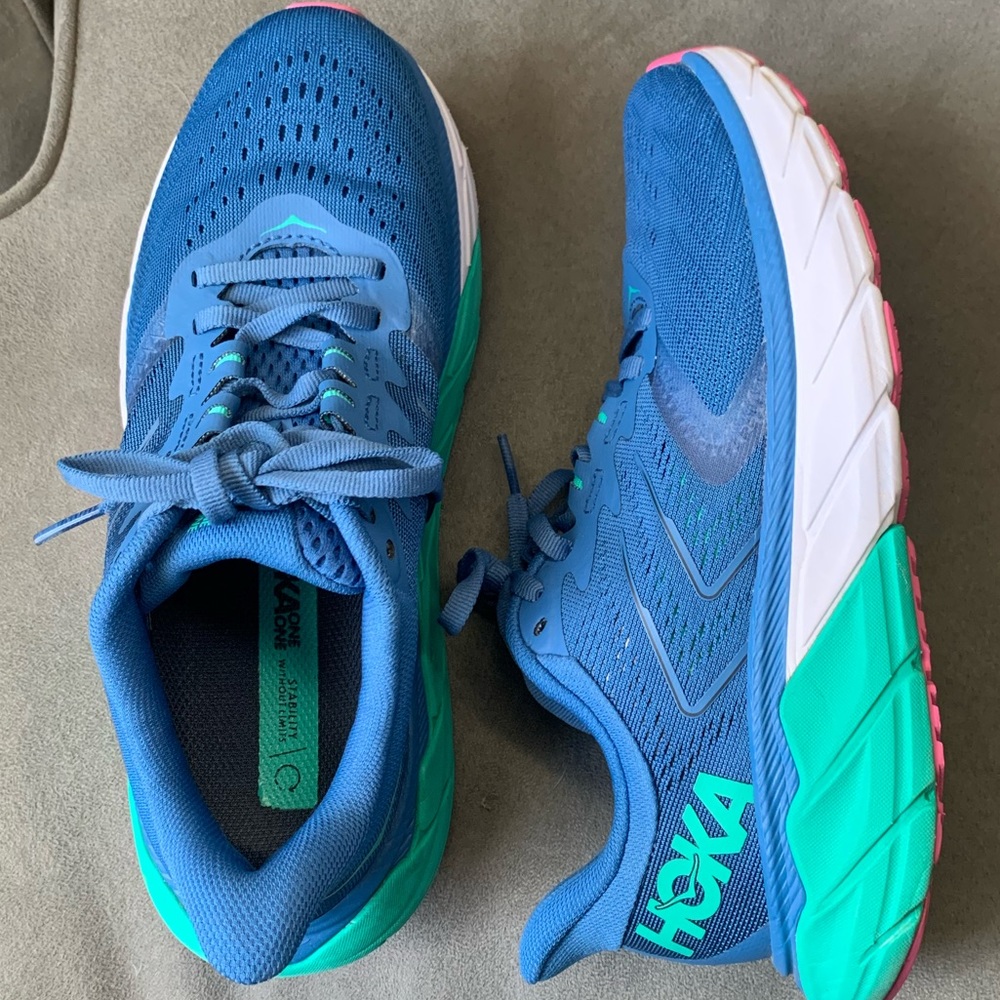 Hoka Arahi 5